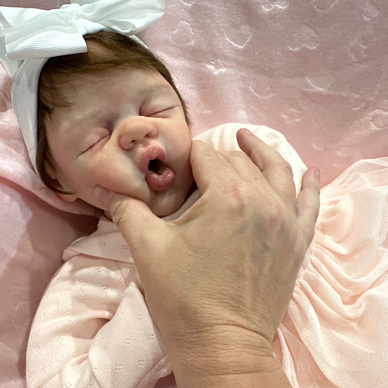 Reborn cuddle baby silicone head athena - Image 5