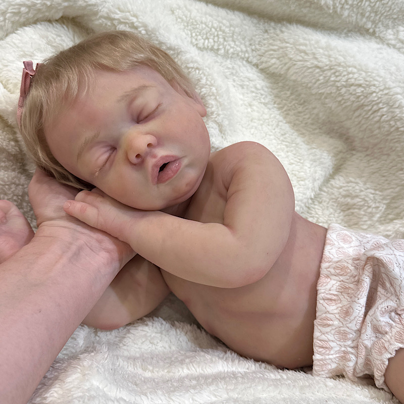 Reborn full body dahlia 19.5 in long 8 lb - Image 5